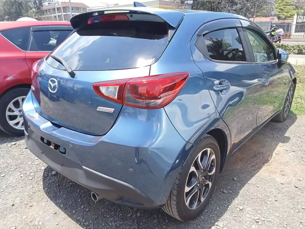 Mazda Demio   - 2017