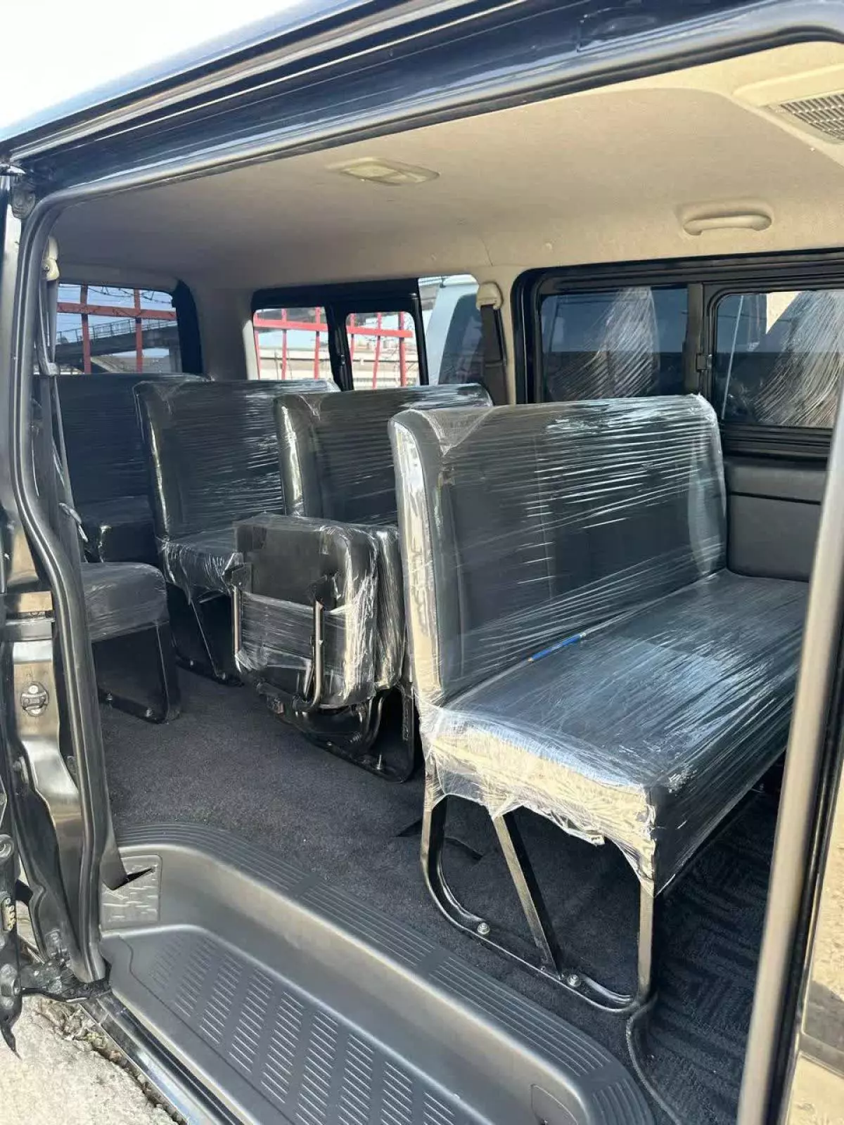 Toyota Hiace   - 2012