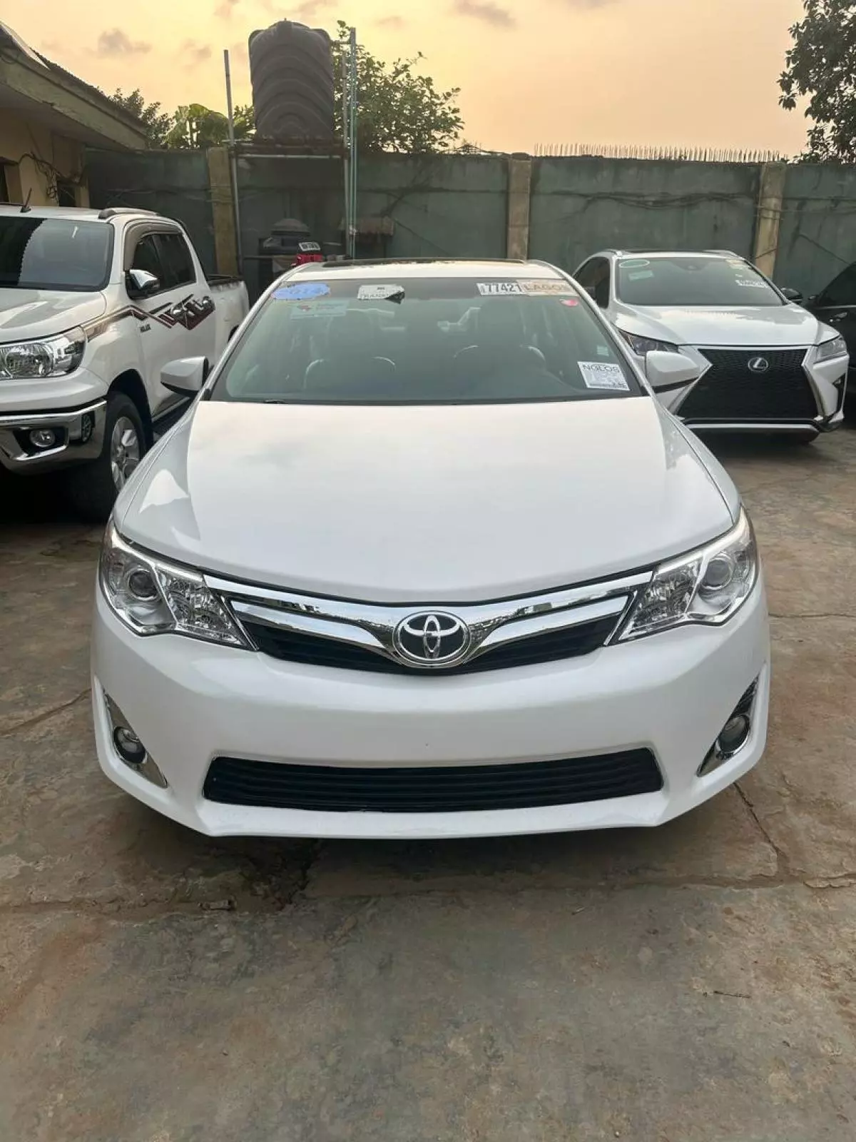 Toyota Camry   - 2014