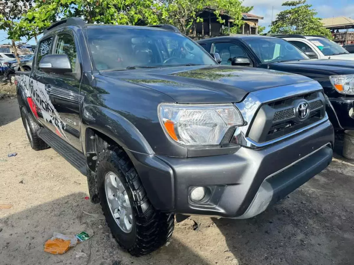 Toyota Tacoma   - 2014