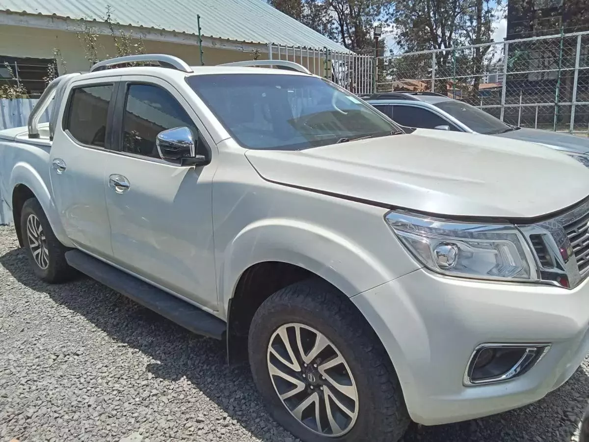 Nissan Navara   - 2017