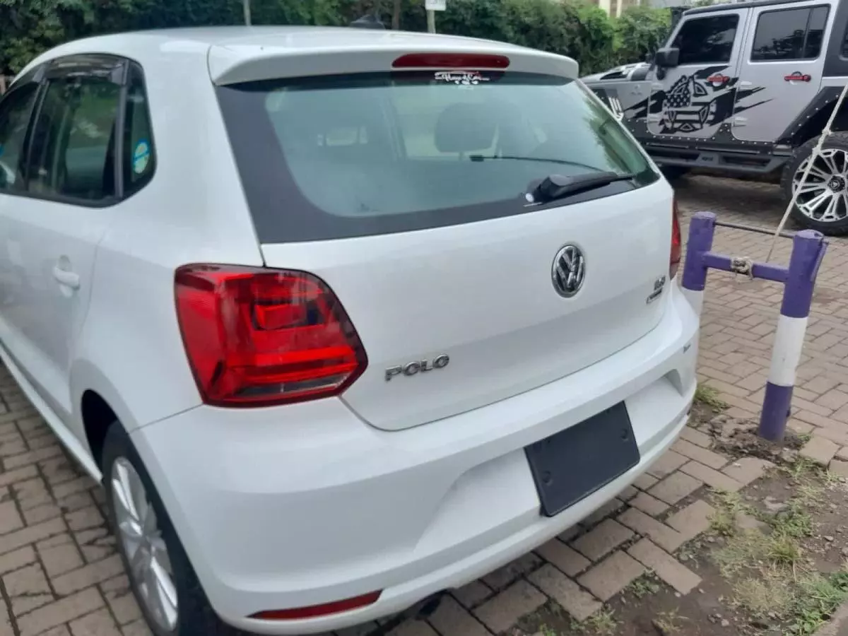 Volkswagen Polo - 2016