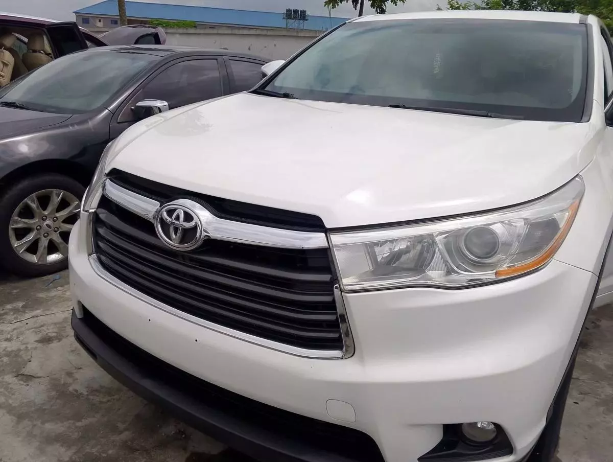 Toyota Highlander   - 2014