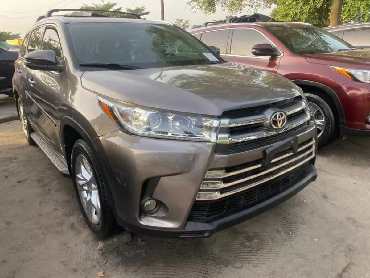 Toyota Highlander   - 2014