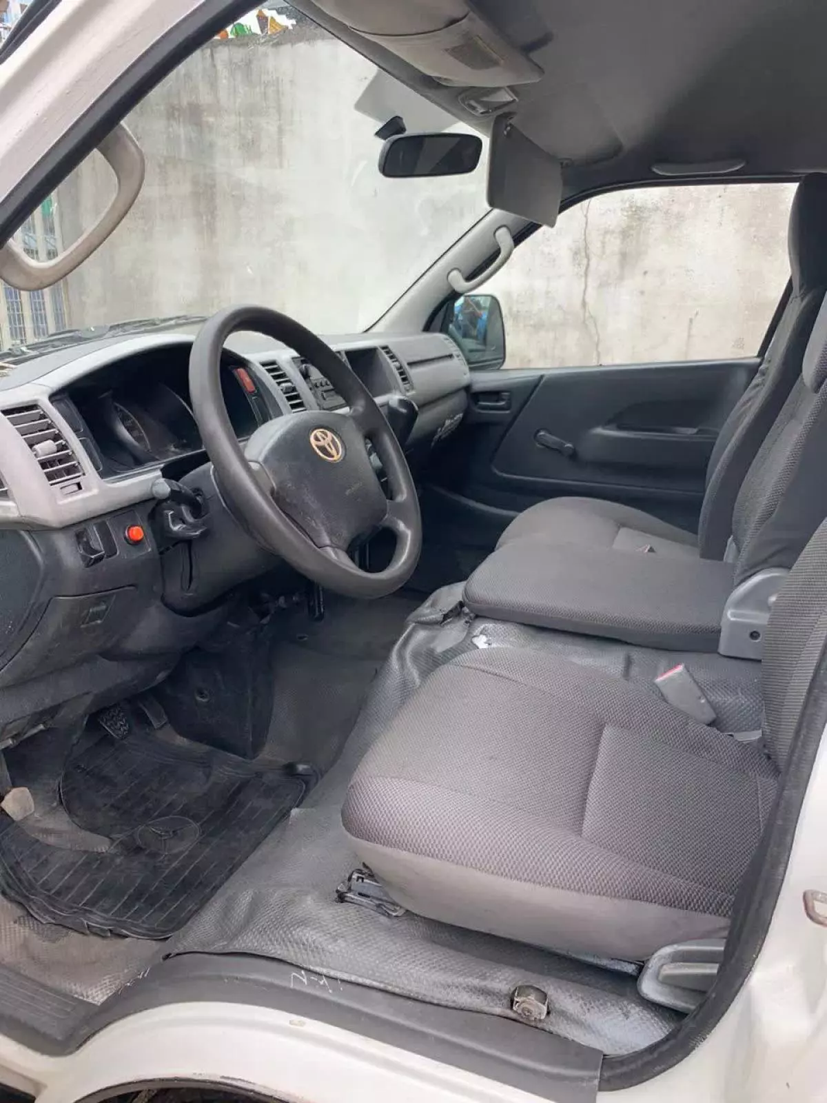 Toyota Hiace (High Roof)   - 2008