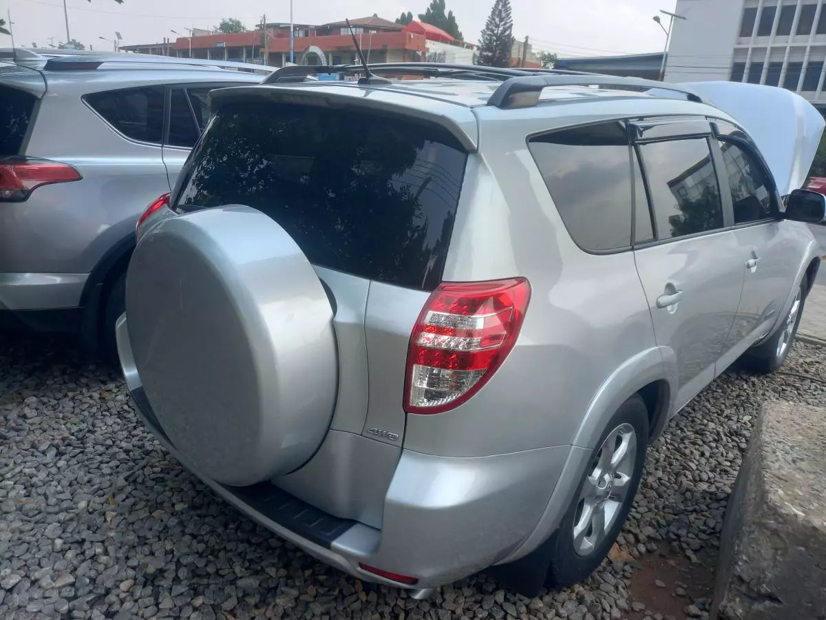 Toyota RAV4   - 2012