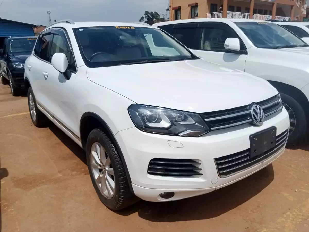 Volkswagen Touareg   - 2011