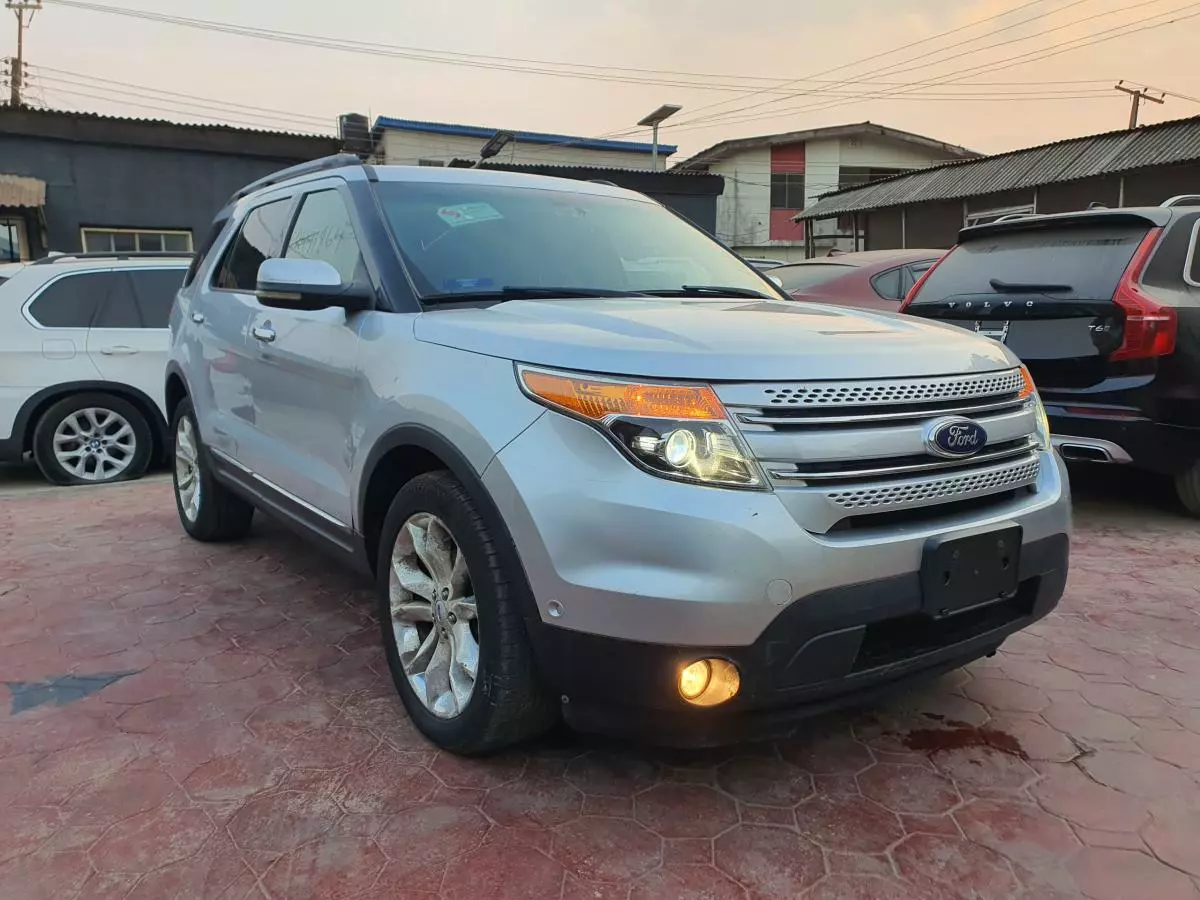 Ford Explorer   - 2012