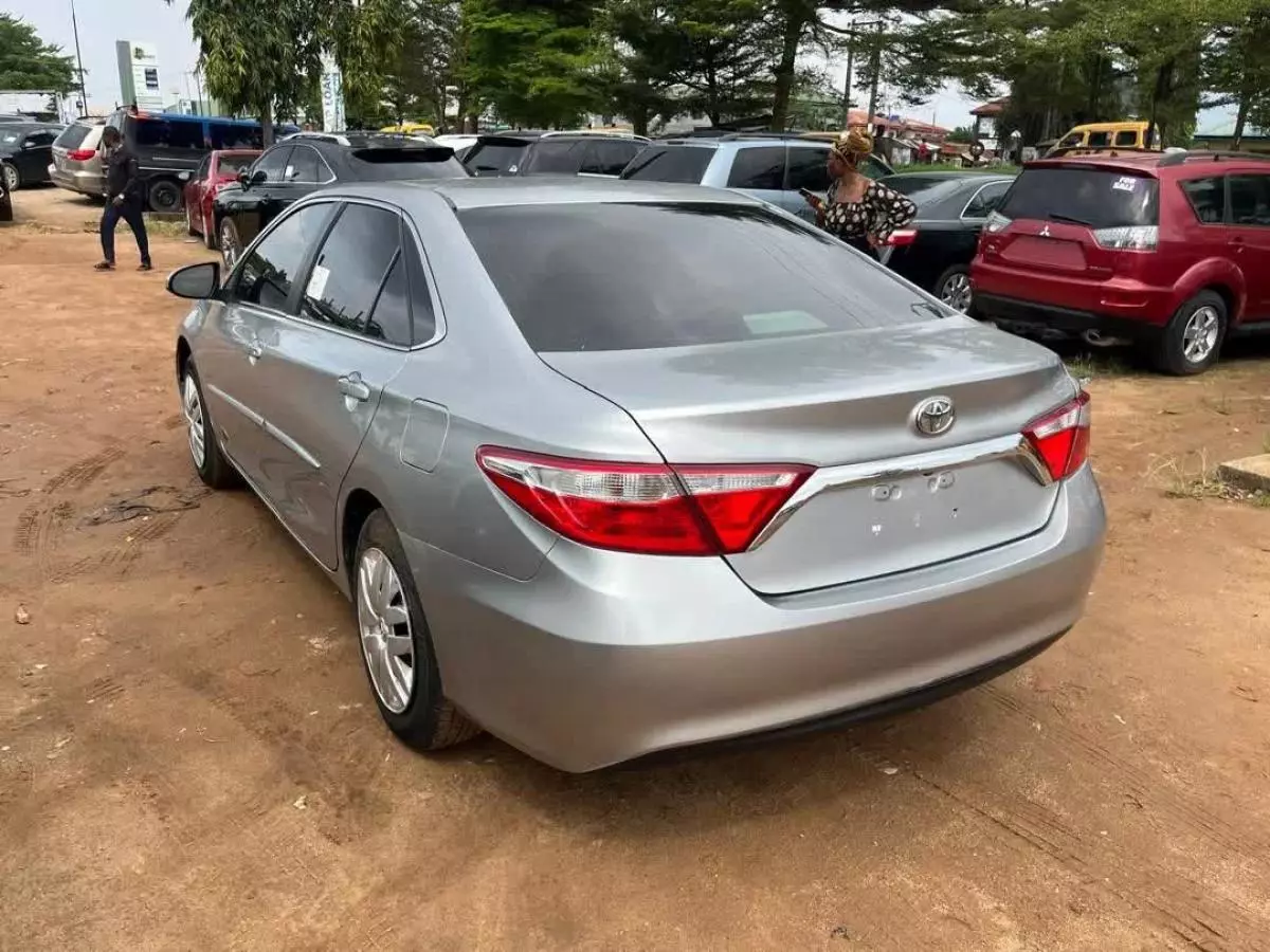 Toyota Camry   - 2017