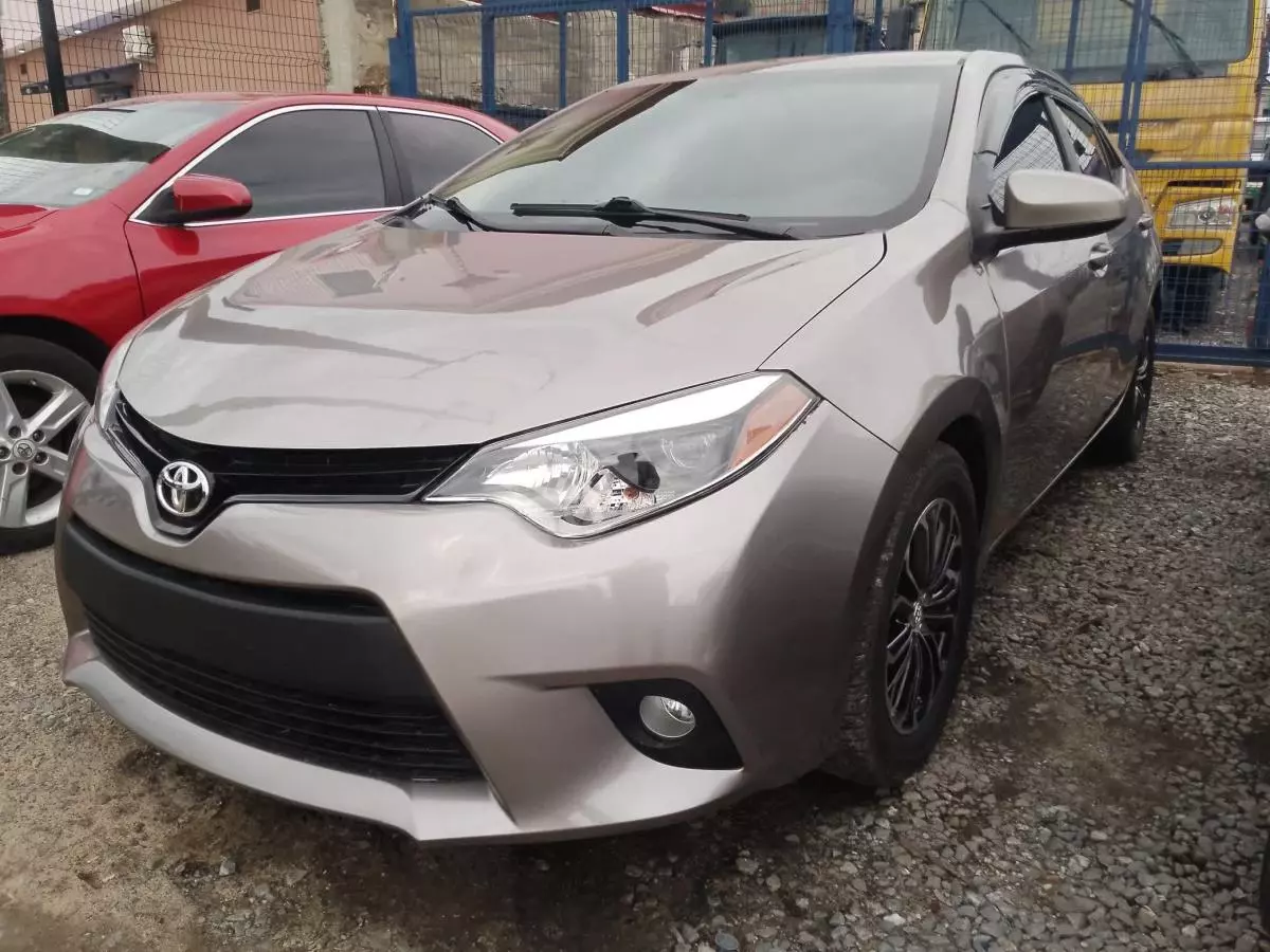 Toyota Corolla   - 2014