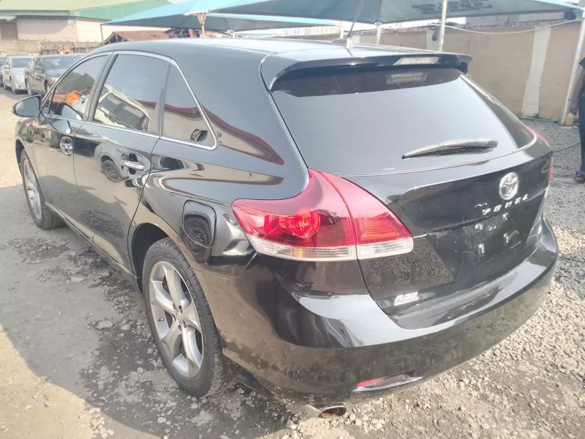 Toyota Venza   - 2013