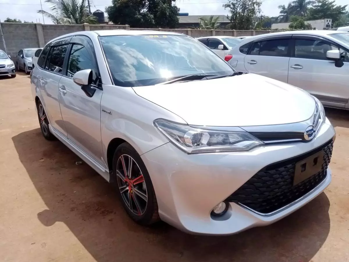 Toyota Fielder hybrid    - 2016