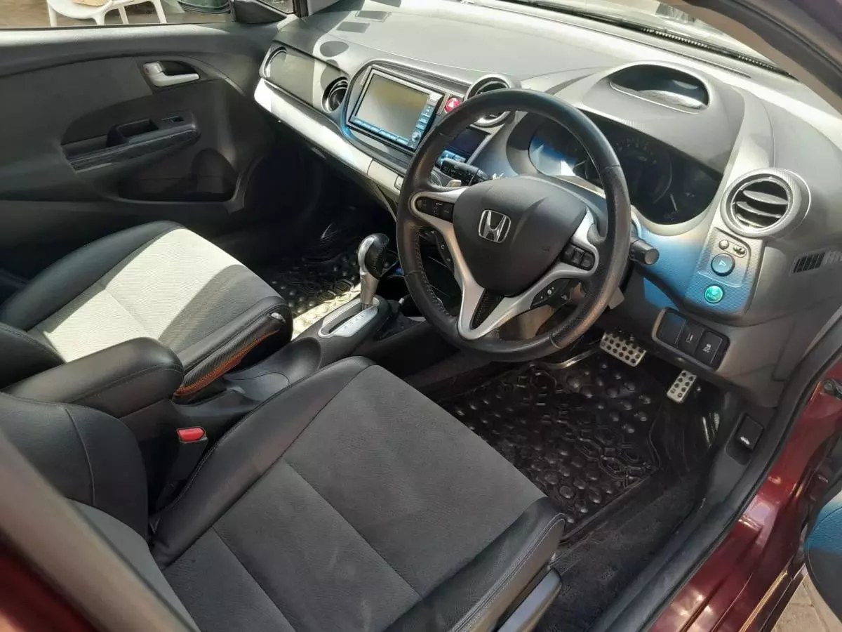 Honda Insight Hybrid    - 2013