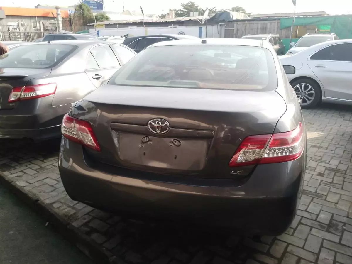 Toyota Camry   - 2012