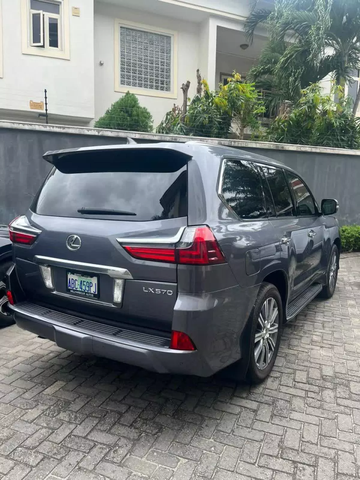 Lexus LX 570   - 2016