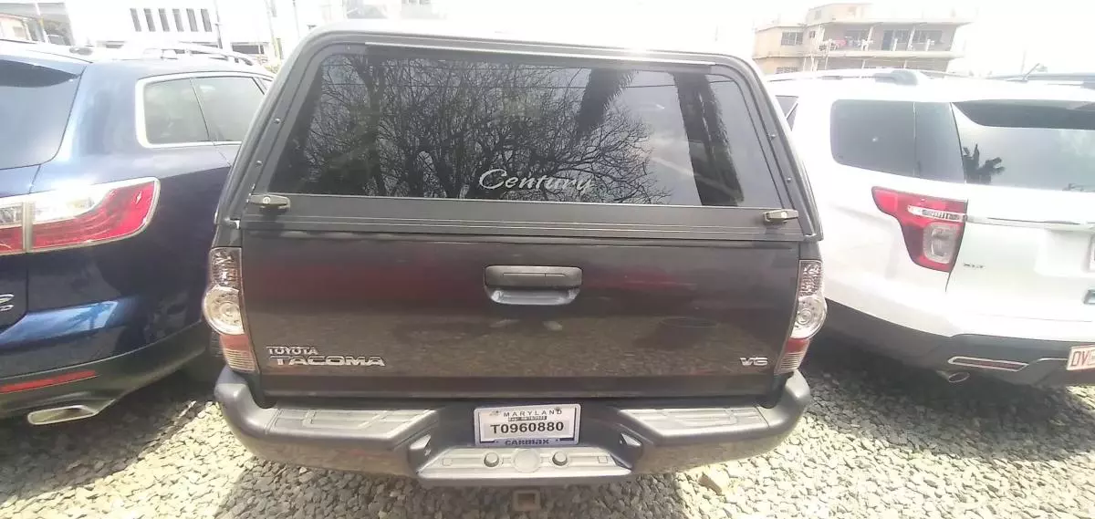 Toyota Tacoma - 2012