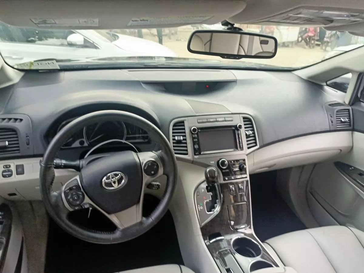 Toyota Venza   - 2013