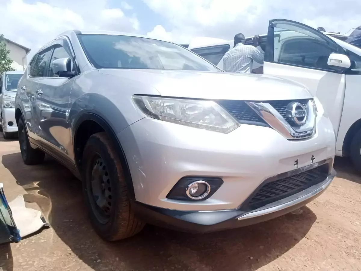 Nissan X-Trail   - 2016