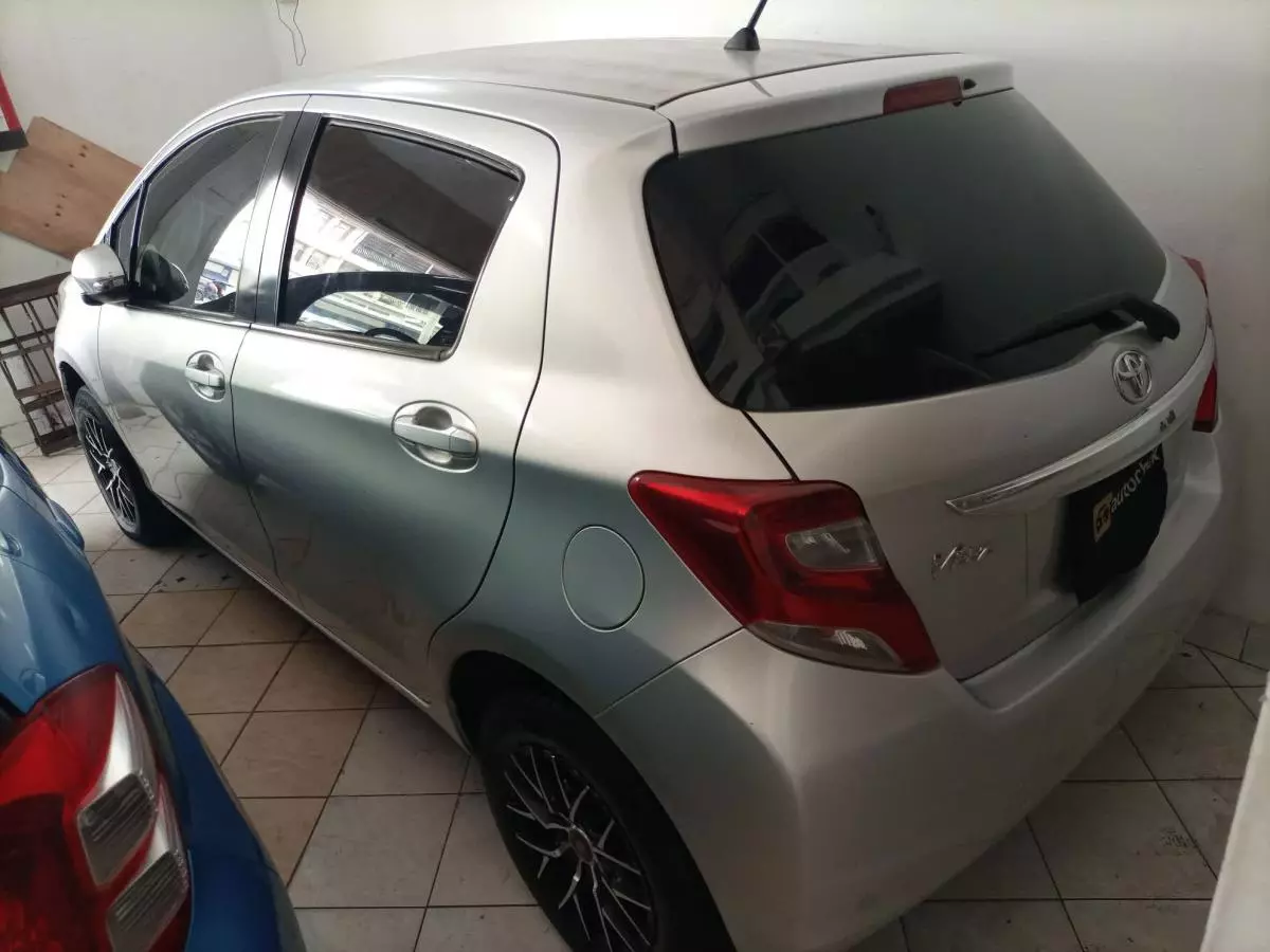 Toyota Vitz - 2014