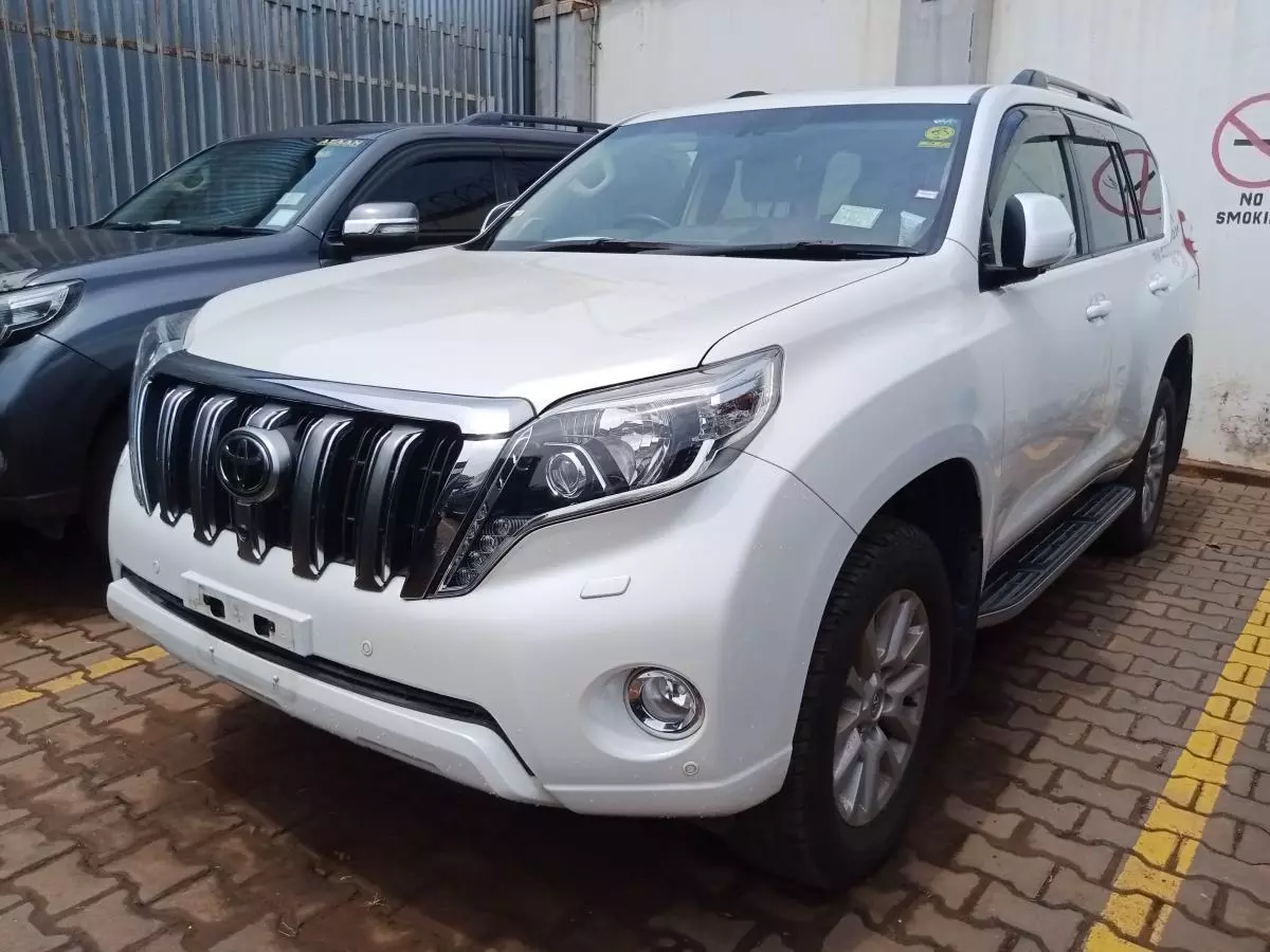 Toyota Landcruiser Prado   - 2016