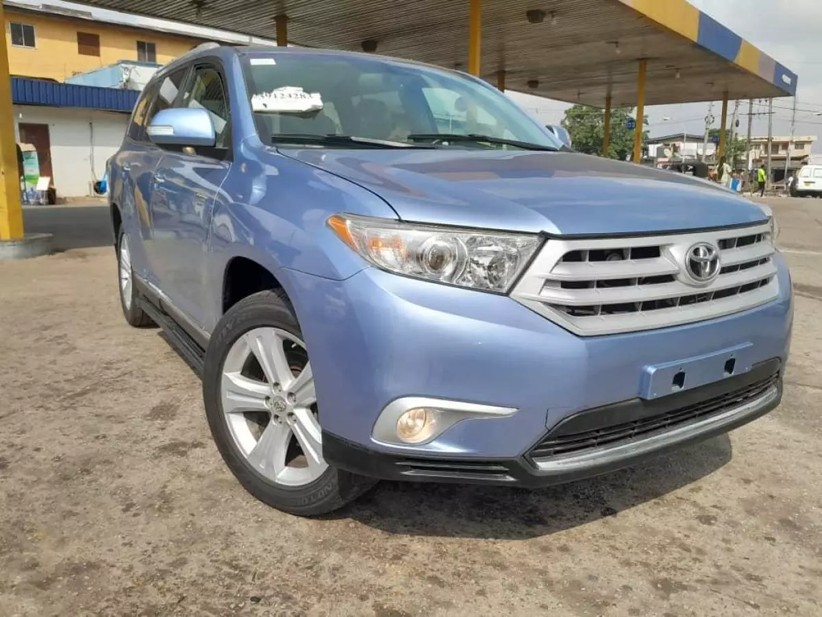 Toyota Highlander   - 2010