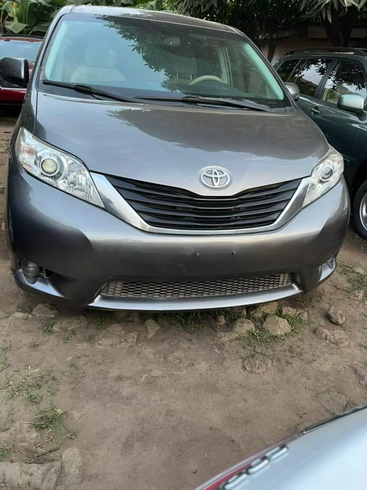 Toyota Sienna   - 2013