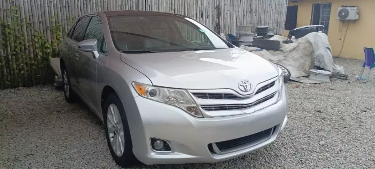 Toyota Venza   - 2013