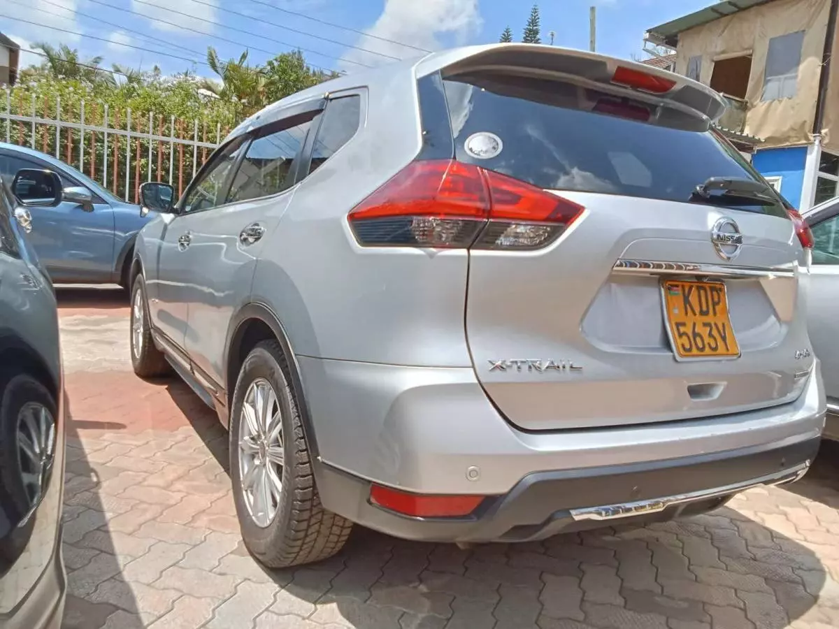 Nissan EXTRAIL HYBRID   - 2018