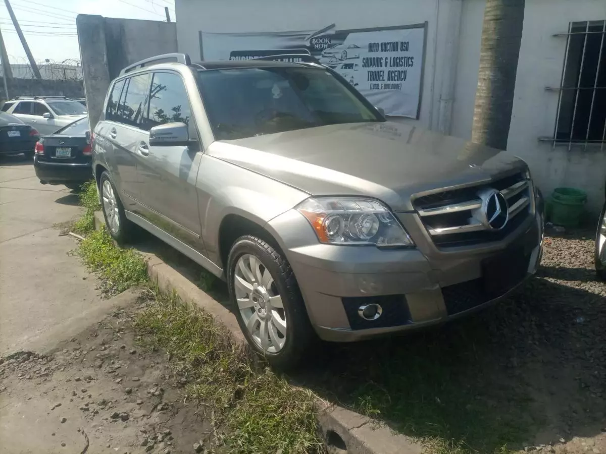 Mercedes-Benz GLK 350   - 2012