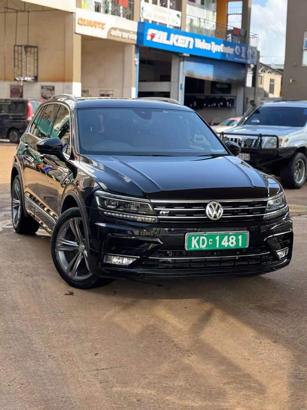 Volkswagen Tiguan   - 2017