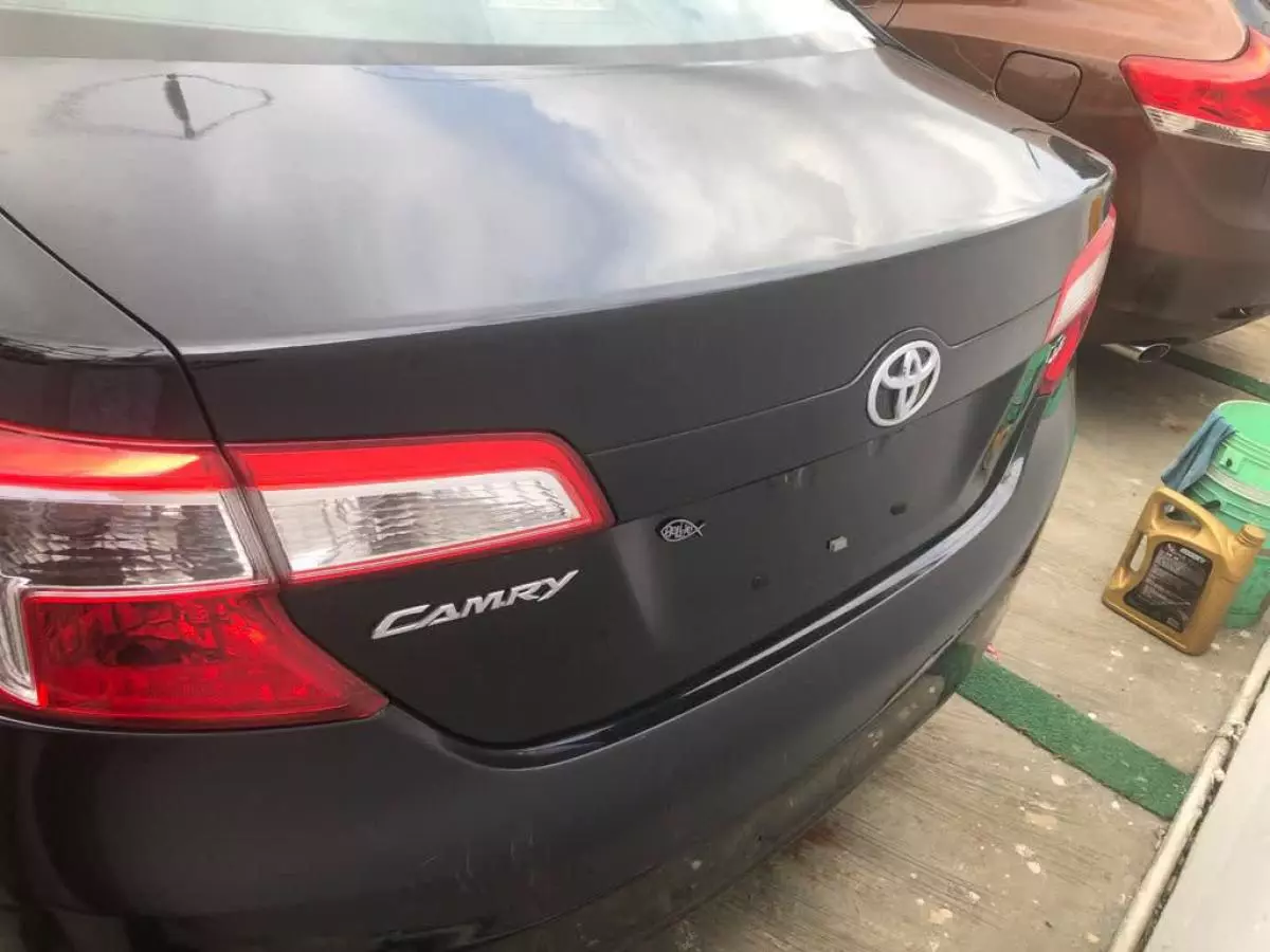 Toyota Camry   - 2012