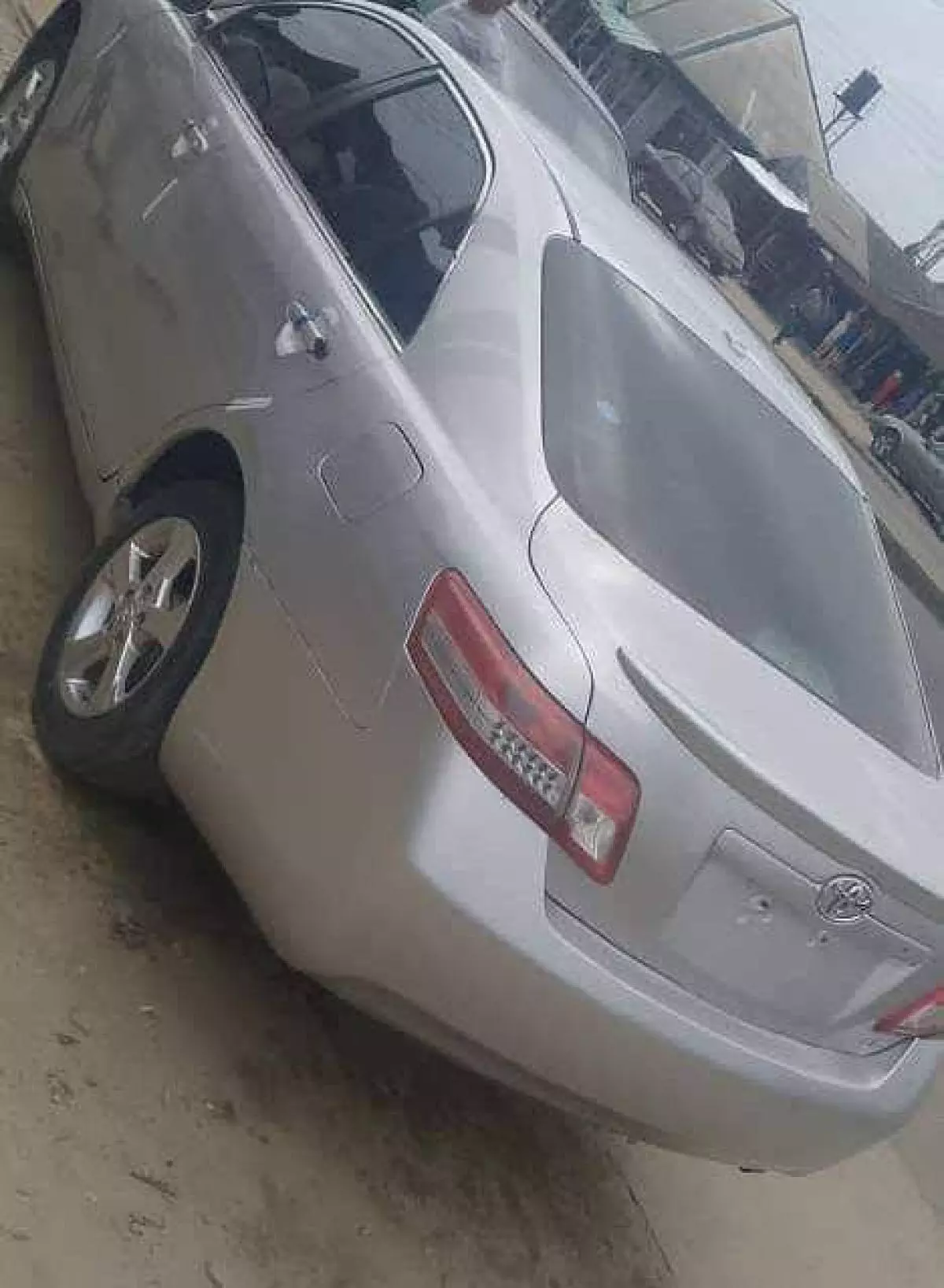 Toyota Camry   - 2010