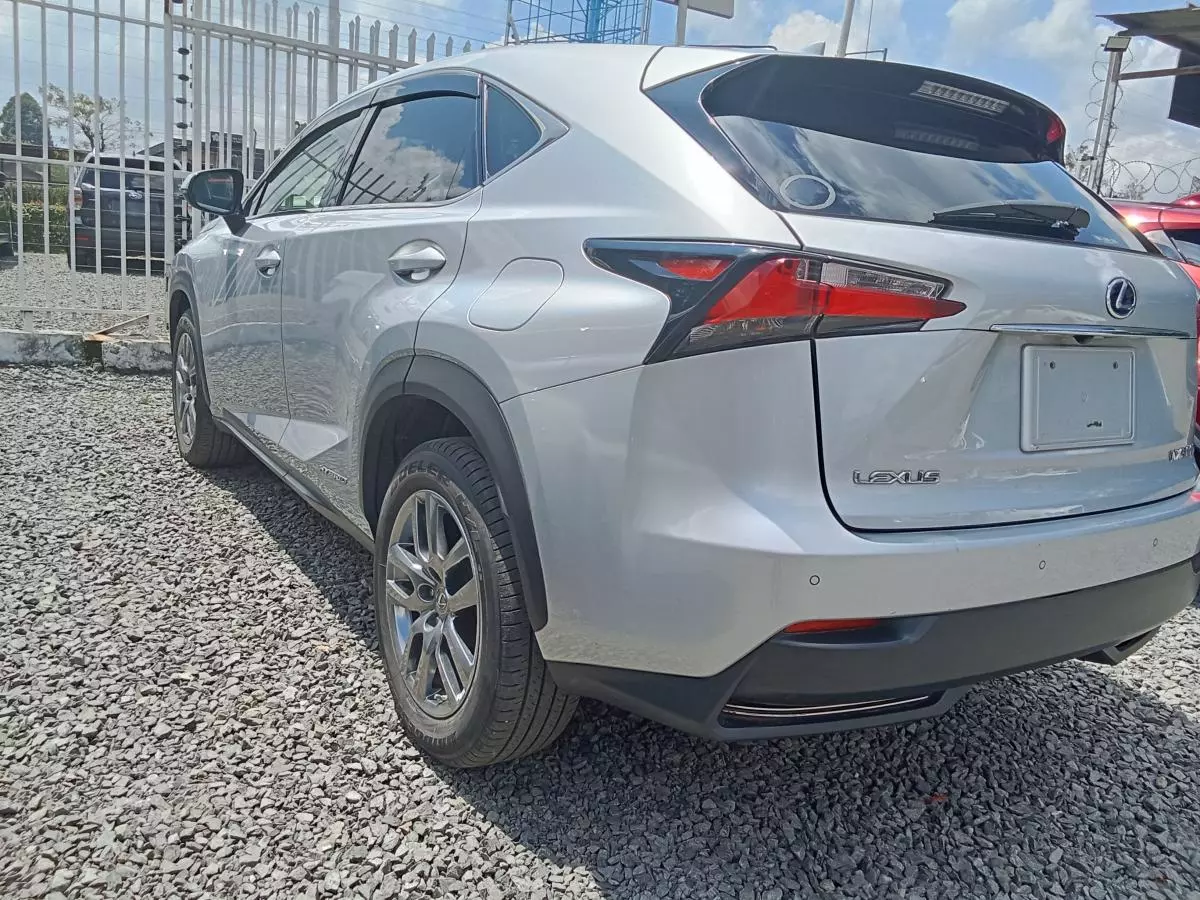 Lexus NX300h Hybrid   - 2016