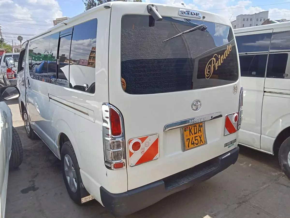 Toyota Hiace   - 2014