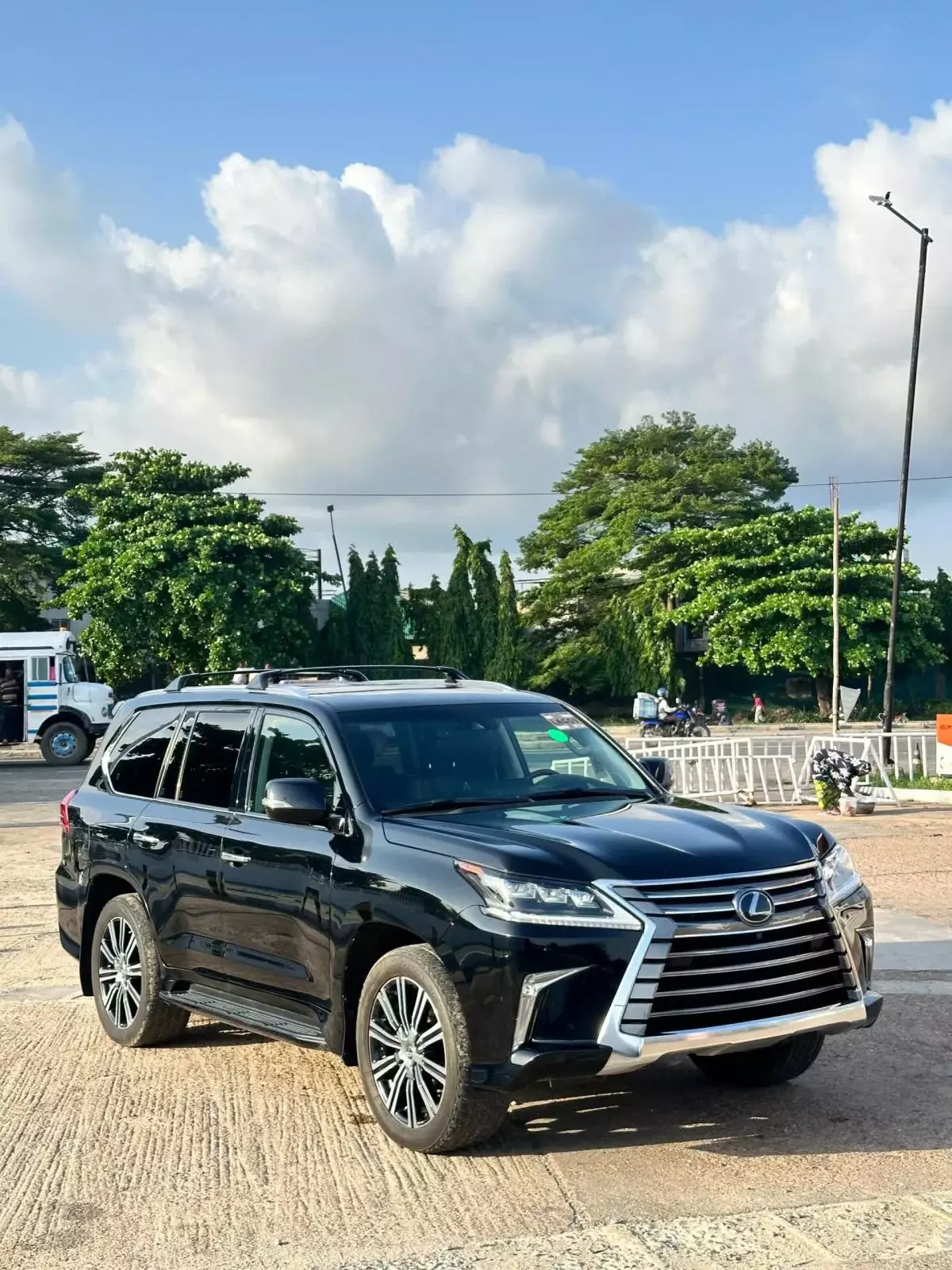 Lexus LX 570   - 2018