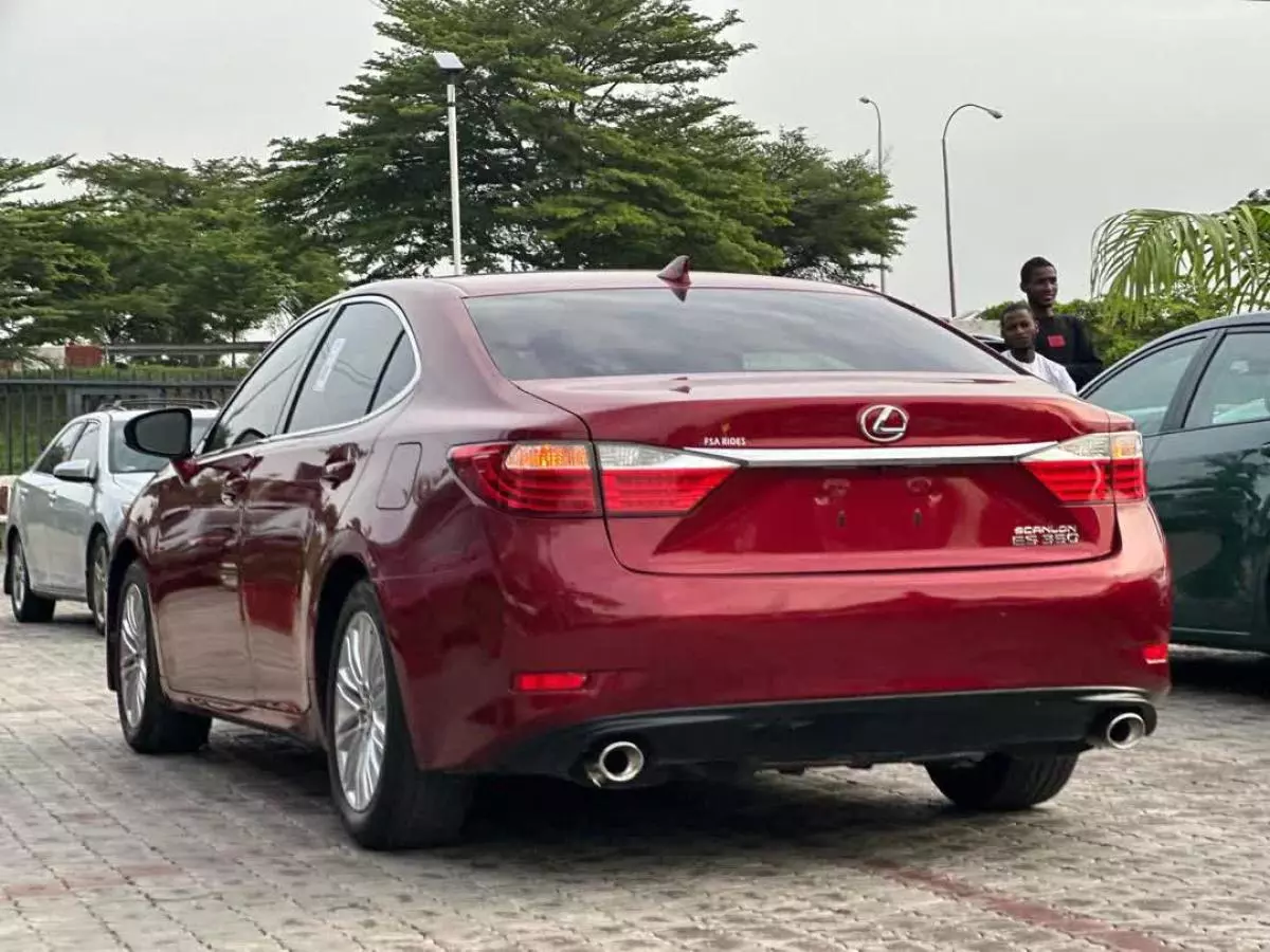 Lexus ES 350   - 2015