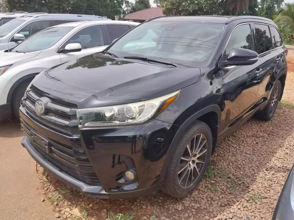 Toyota Highlander   - 2017