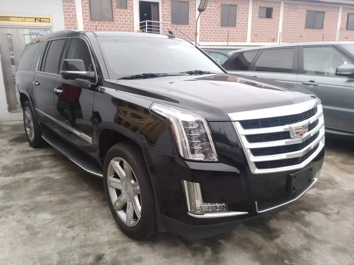 Cadillac Escalade   - 2016