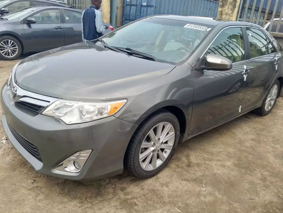 Toyota Camry   - 2012