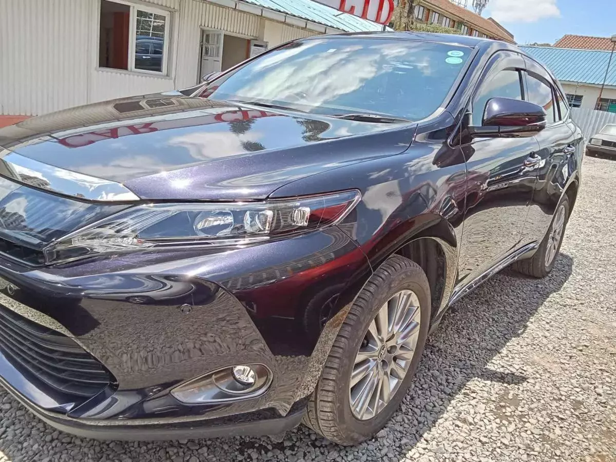 Toyota Harrier   - 2016