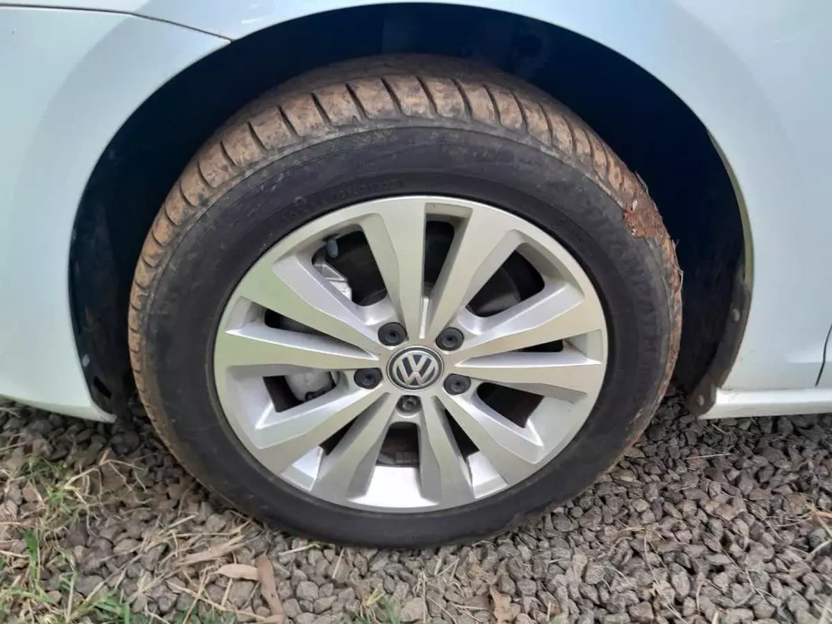 Volkswagen Golf   - 2016