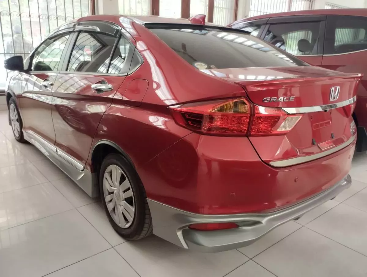 Honda Grace  - 2016
