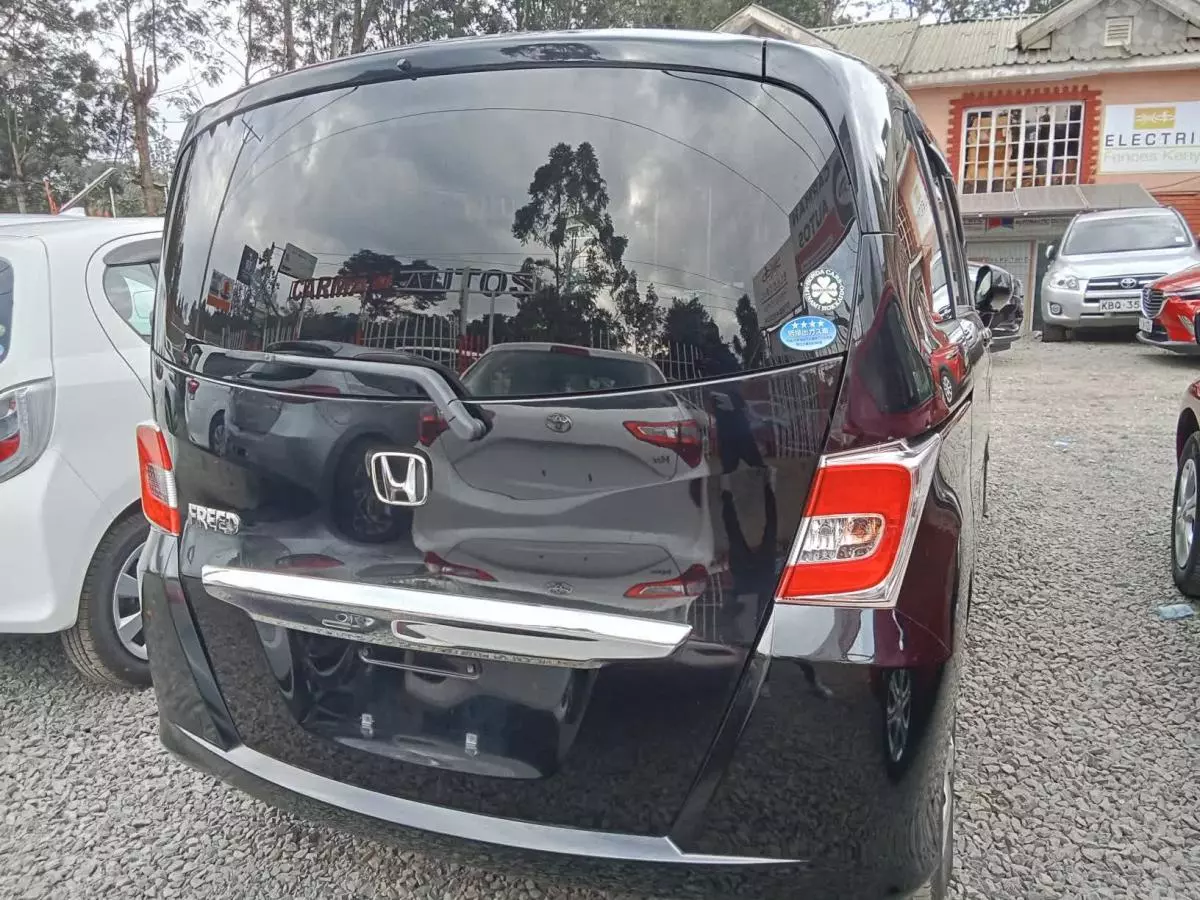 Honda Freed   - 2016