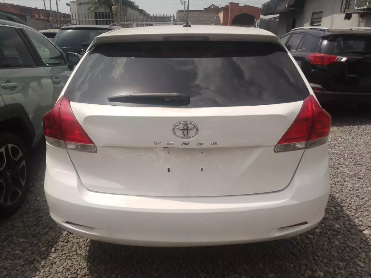 Toyota Venza   - 2010