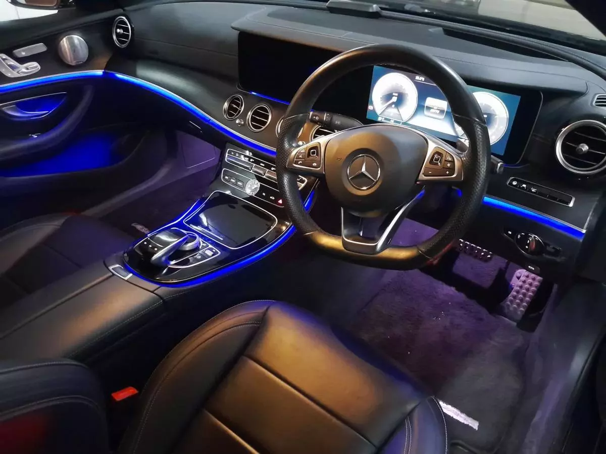 Mercedes-Benz E 200 - 2016