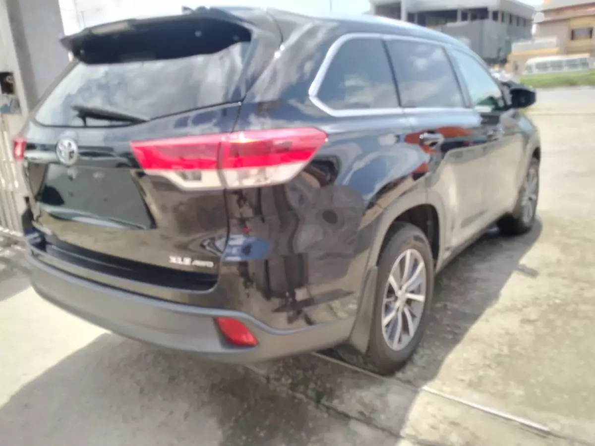 Toyota Highlander   - 2018