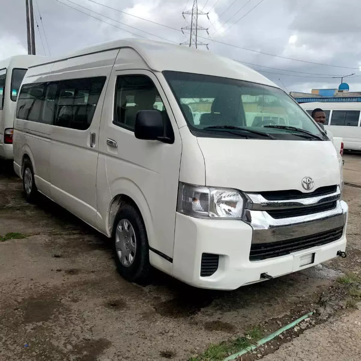 Toyota Hiace   - 2016