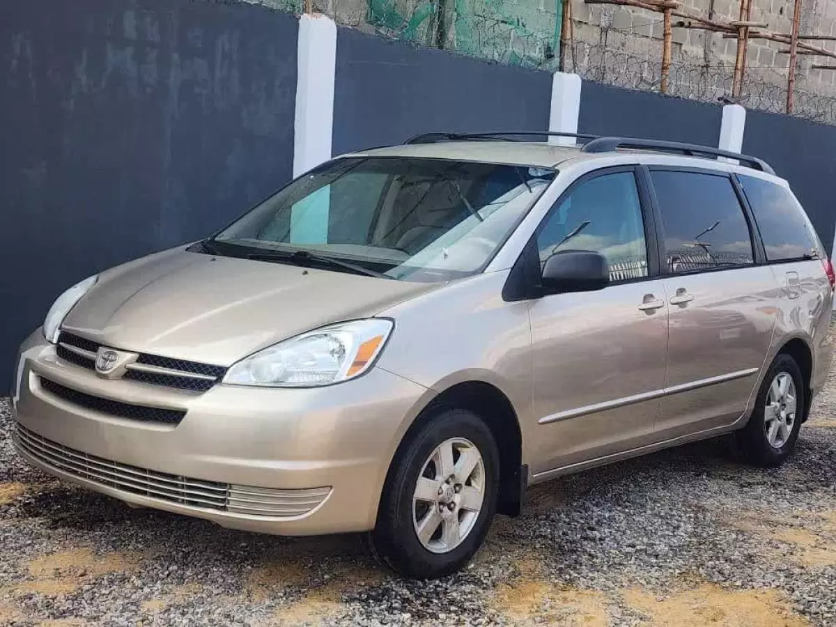 Toyota Sienna   - 2003