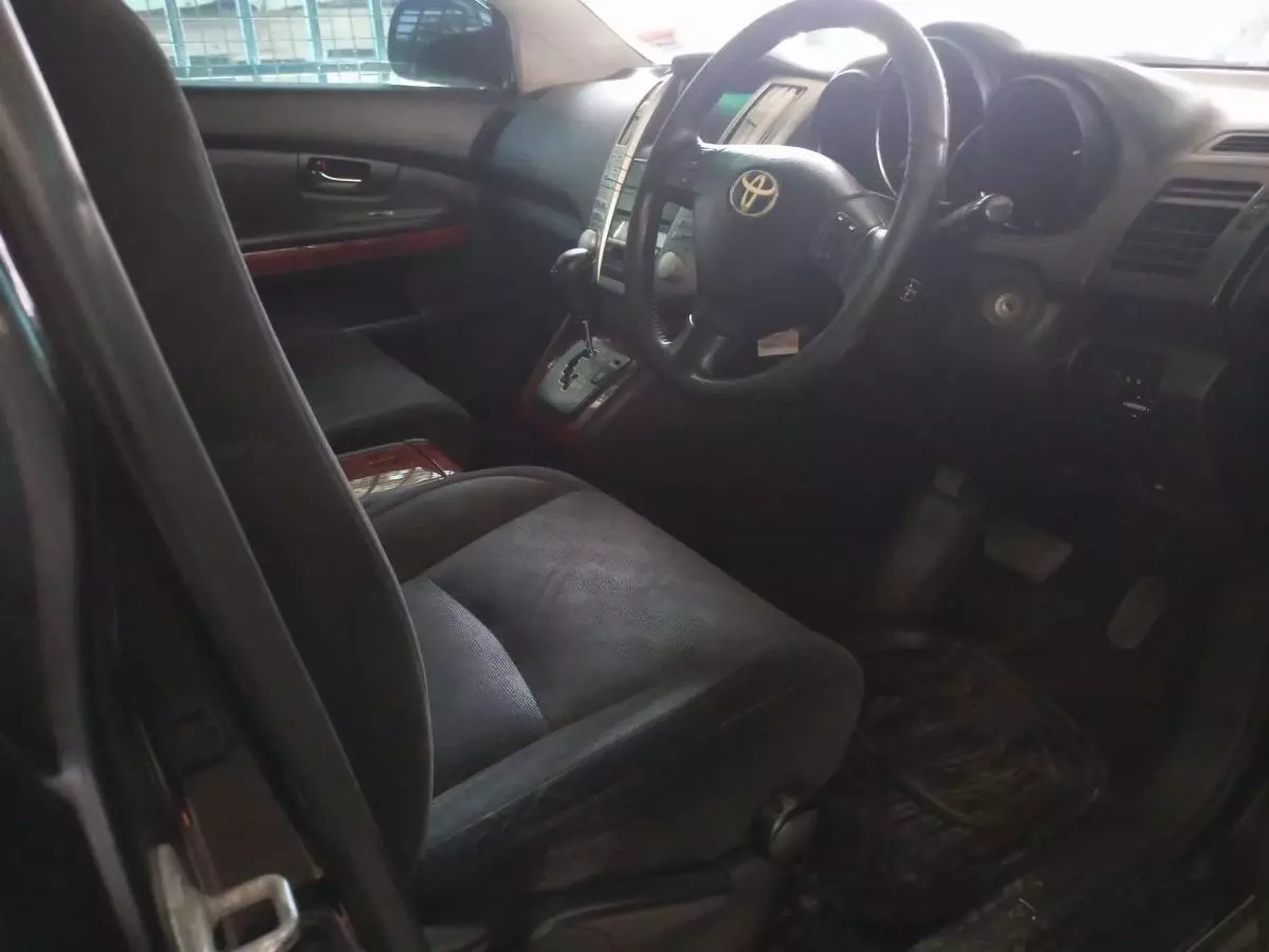 Toyota Harrier - 2012