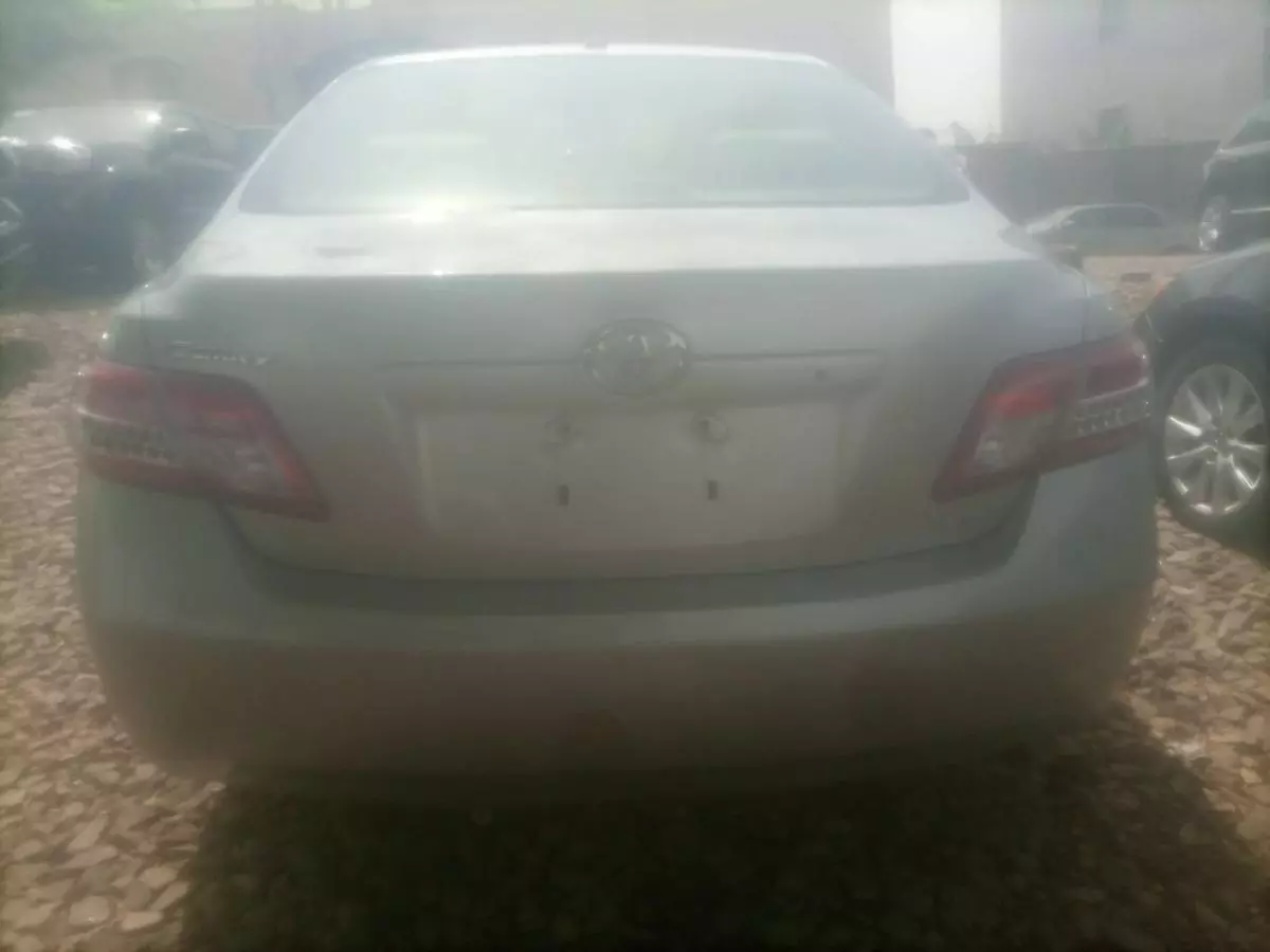 Toyota Camry - 2010